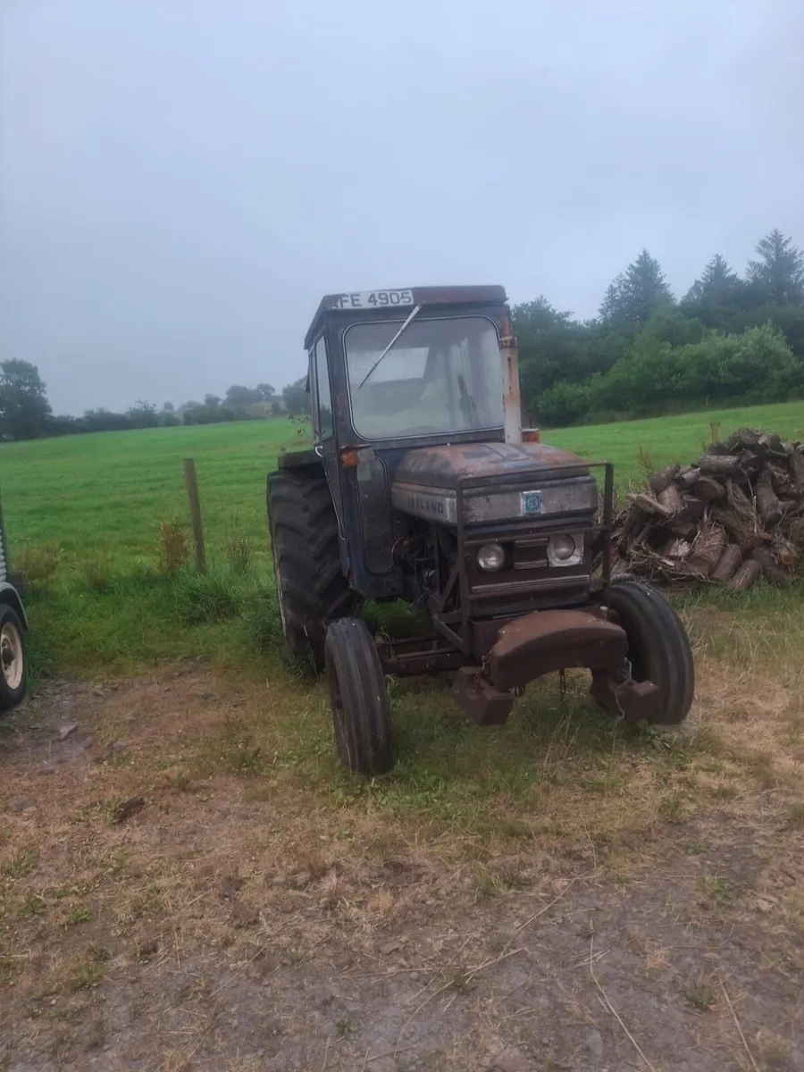 Tractor 272 Leyland - Image 1