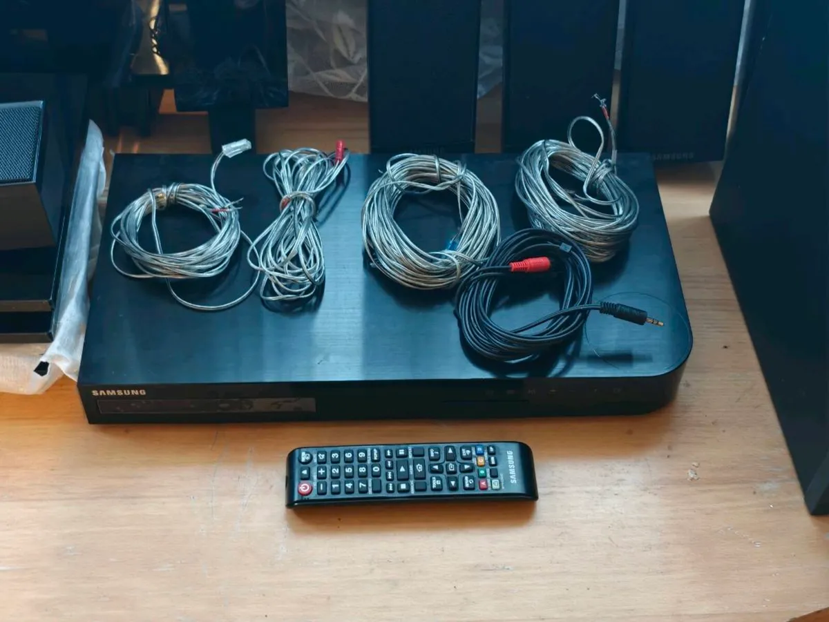 Samsung 5.1 Surround Sound (HT-H4550K) Full kit - Image 2