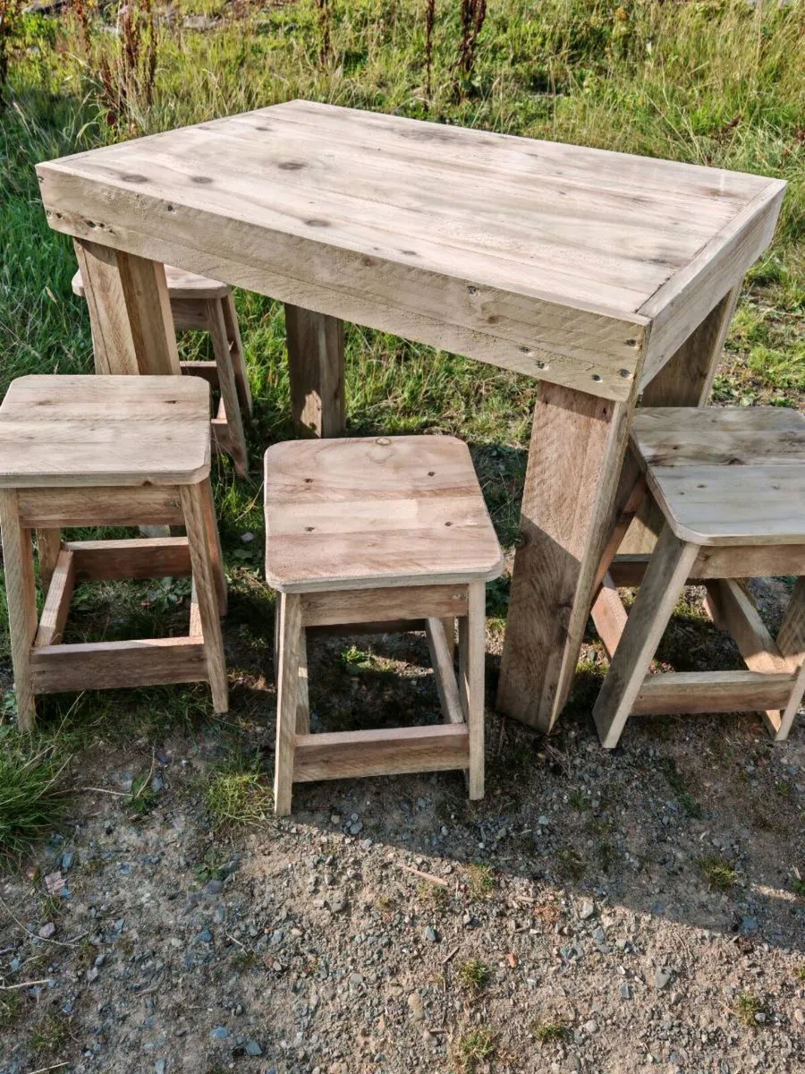 Rustic table and stools - Image 2