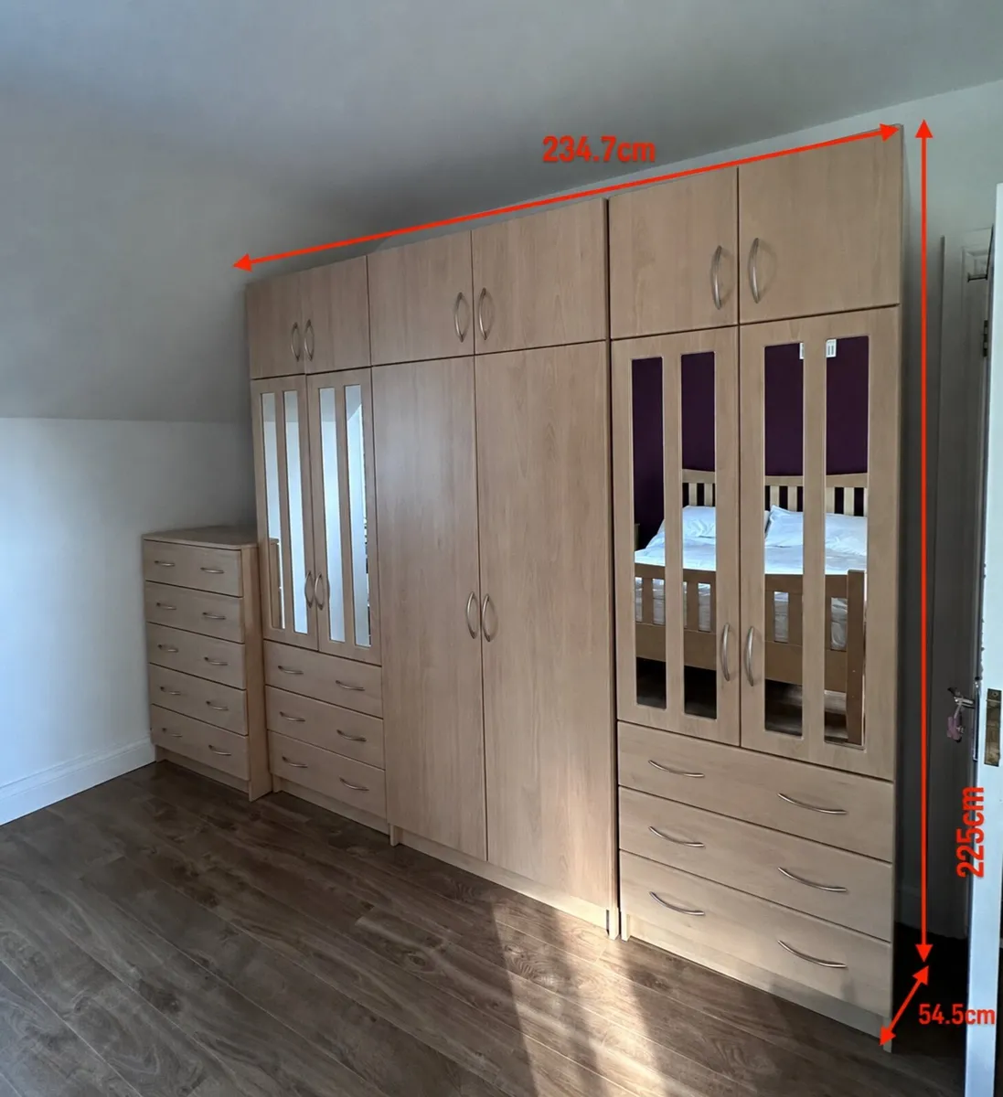 Oak Wardrobe & chest of drawers - Image 1