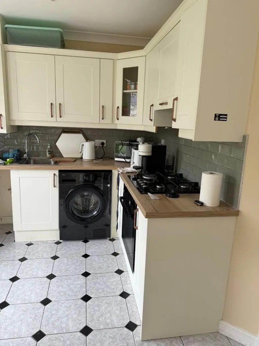 Selling Kitchen Units, Cabinets, Oven And Extractor - Image 1