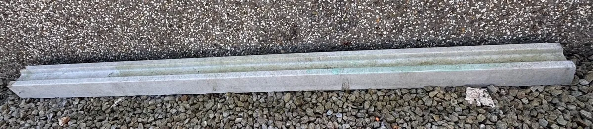 Concrete fence post - Image 1
