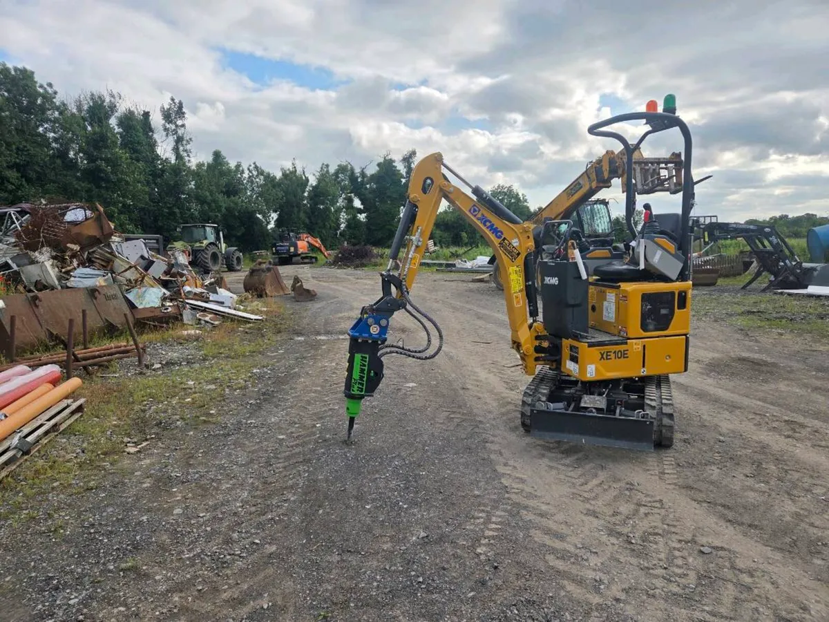 Mini digger hire - Image 3