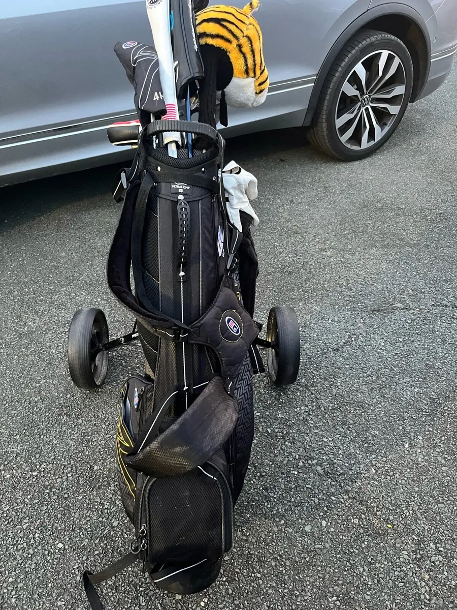 Golf bag and trolley - Image 2