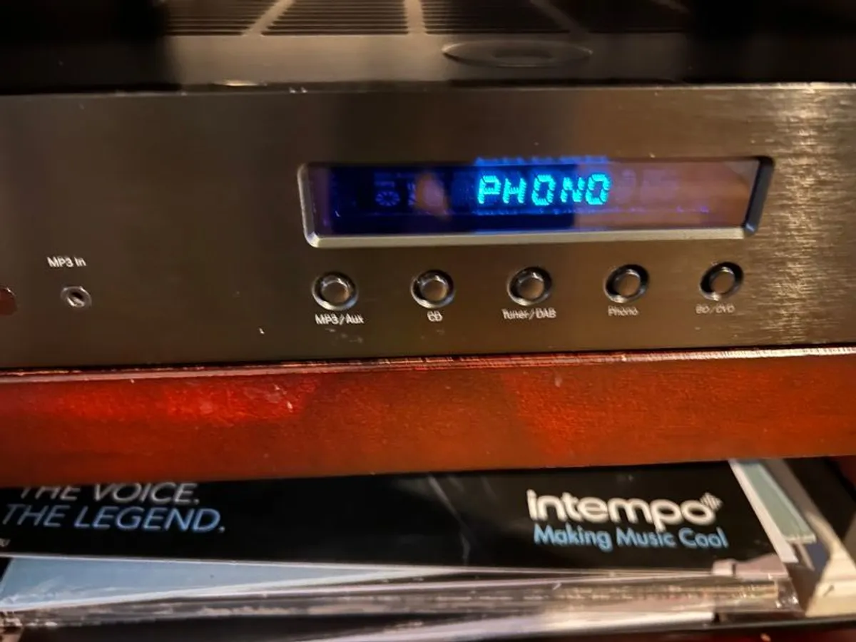 Cambridge Audio AM10 Integrated Amp - Image 2