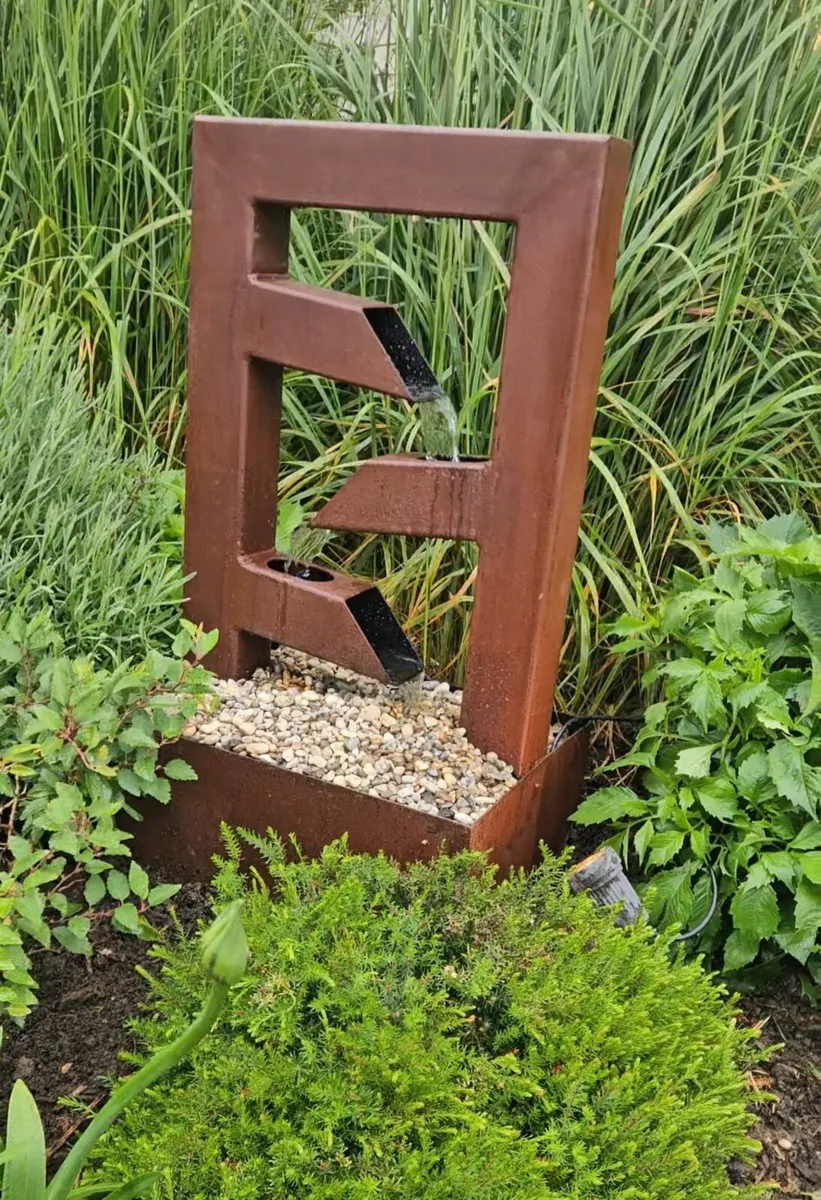 Water feature - Image 1