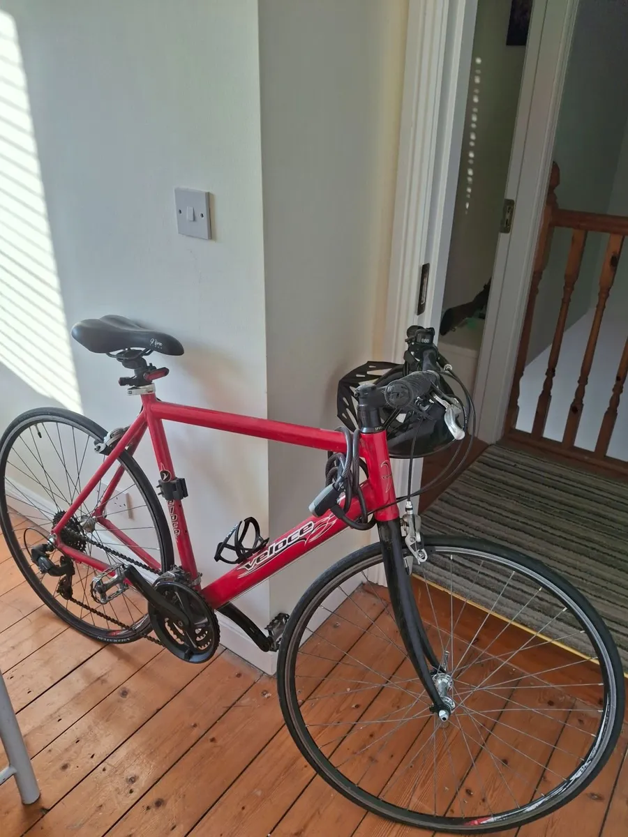 Carrera Veloce Red Road Bike - Image 2