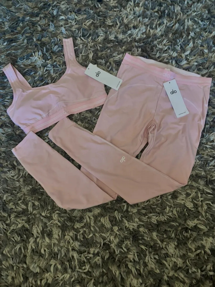 Alo yoga sets - Image 3