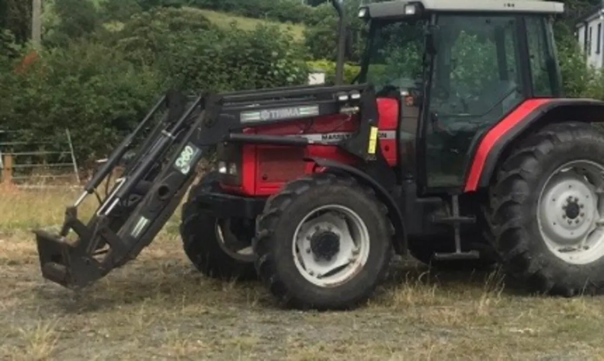 Massey Ferguson 4345 - In mint condition with low - Image 3