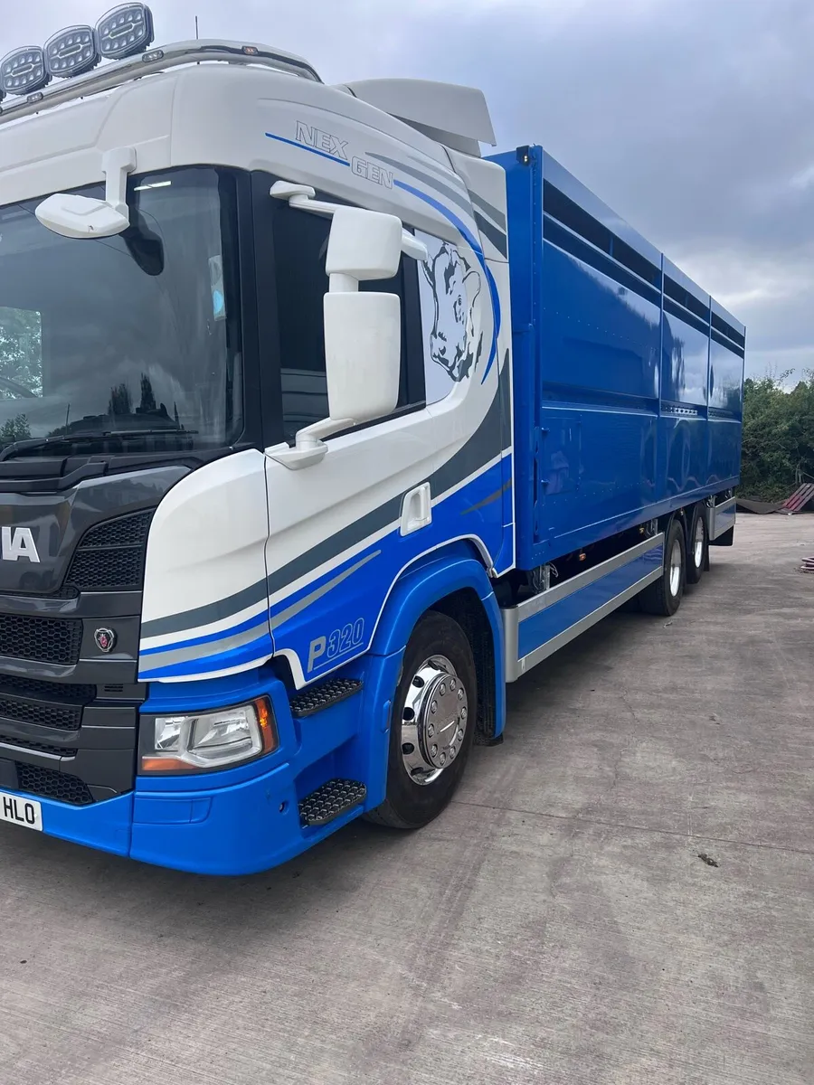 Livestock lorry - Image 3