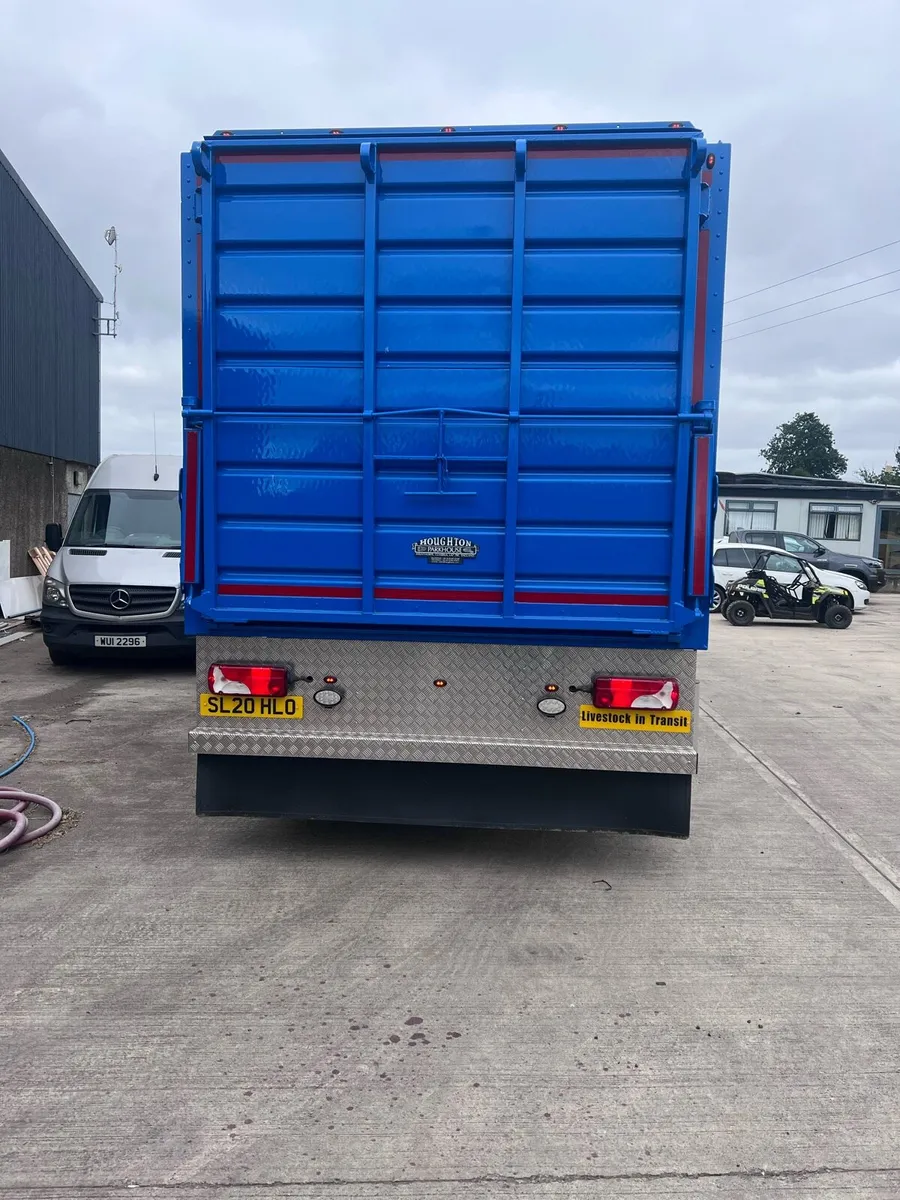 Livestock lorry - Image 4