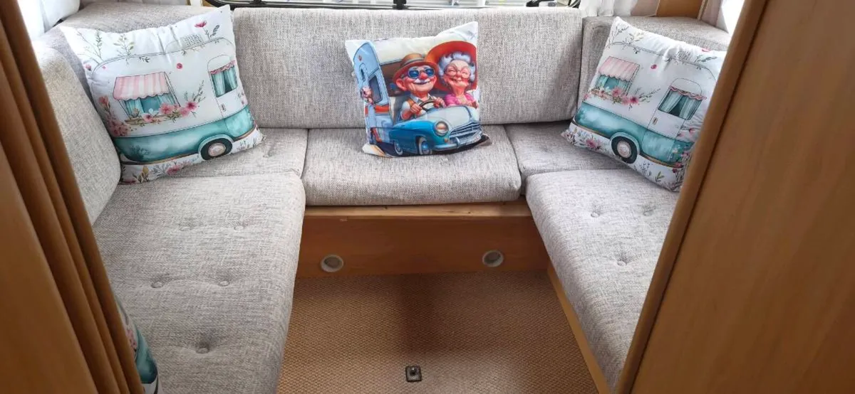Motorhome - Image 4