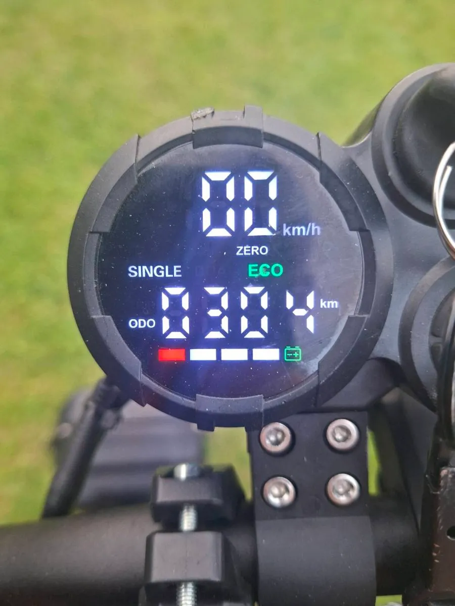 KuKirin M4 Max Electric Scooter - Image 1