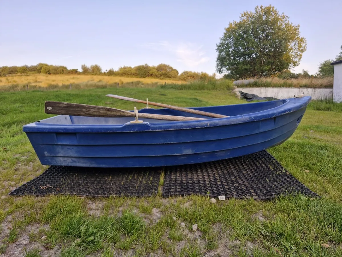 Pioner 8 Boat - Image 2