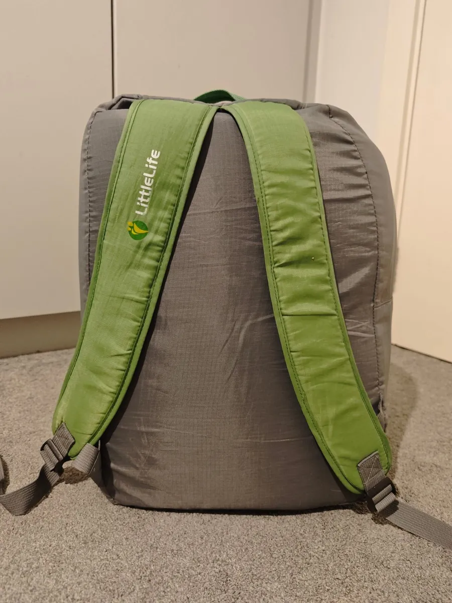 LittleLife Arc 2 Portable Travel Cot - Image 2