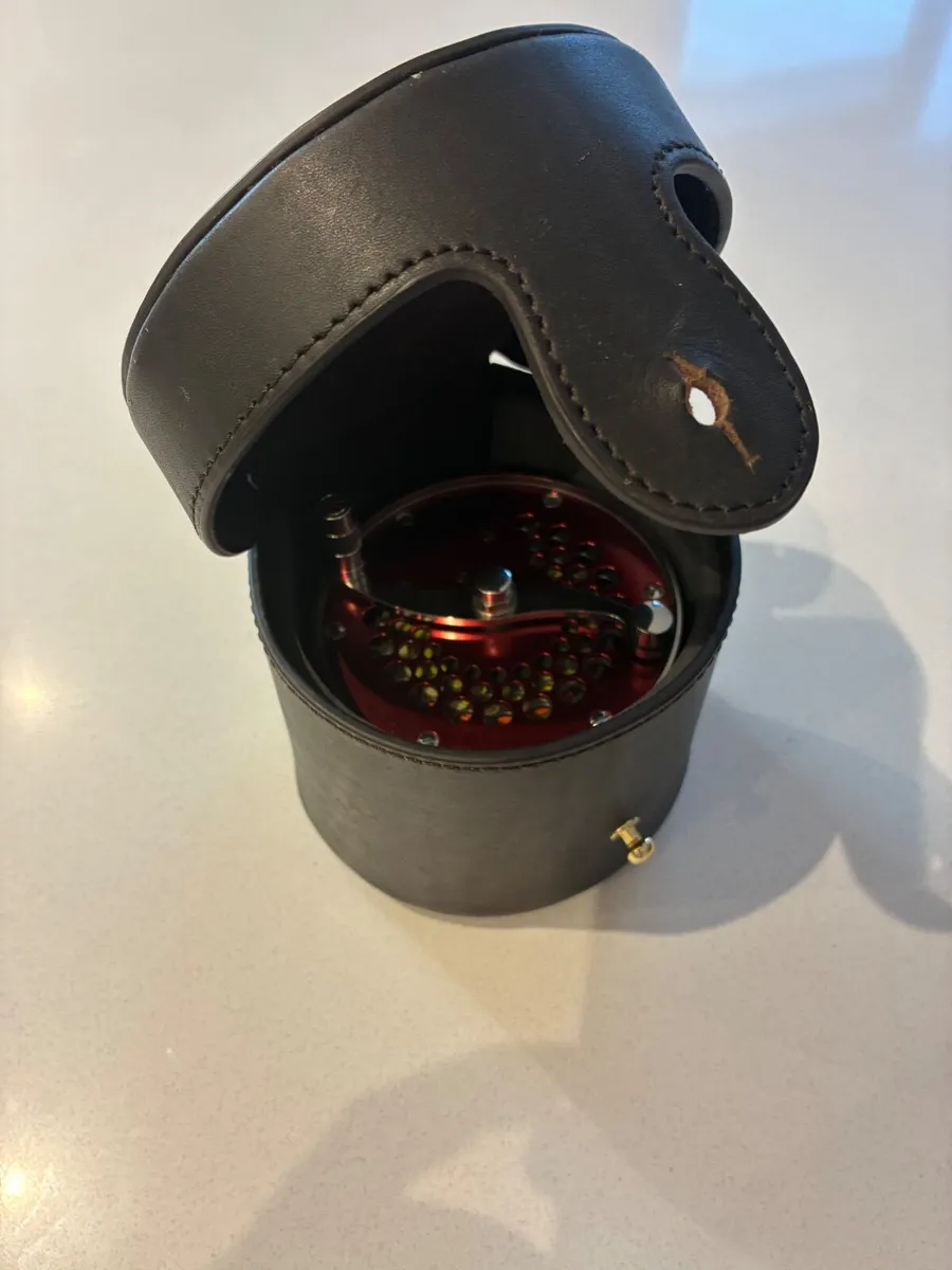 Fly fishing rod and reel. Complete setup - Image 1