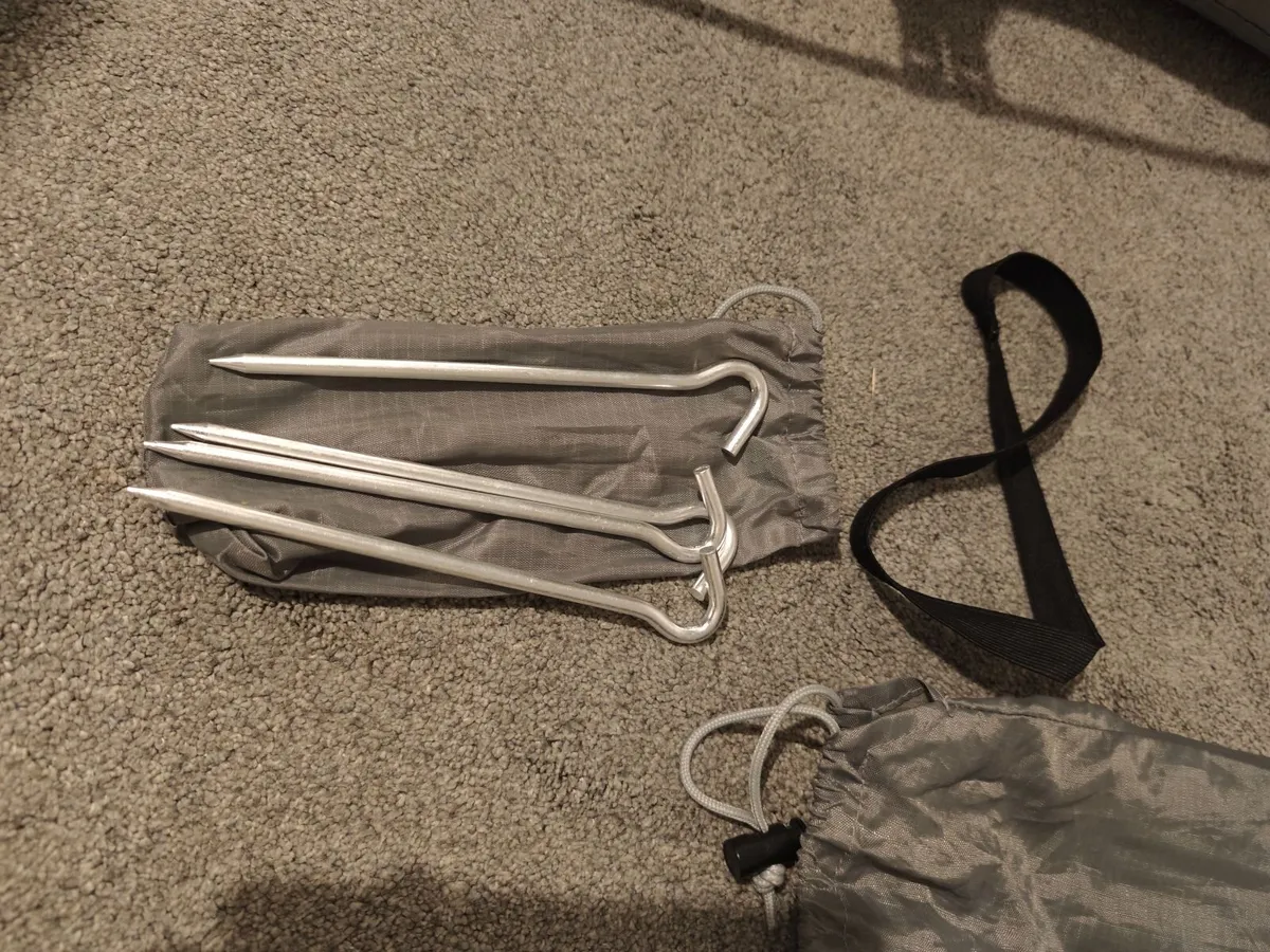 LittleLife Arc 2 Portable Travel Cot - Image 3