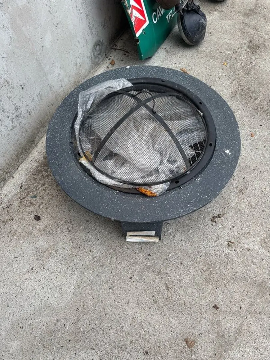 Fire pit - Image 1