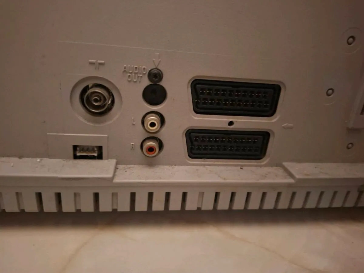 Philips 28" Widescreen CRT TV - Image 3