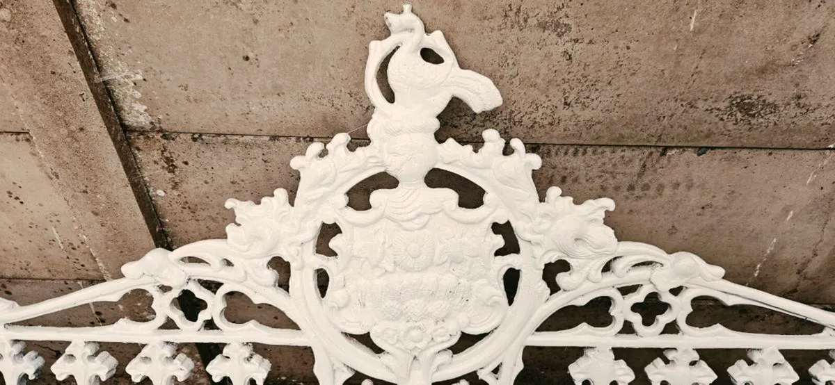 HEAVY CAST IRON BENCH - Image 4