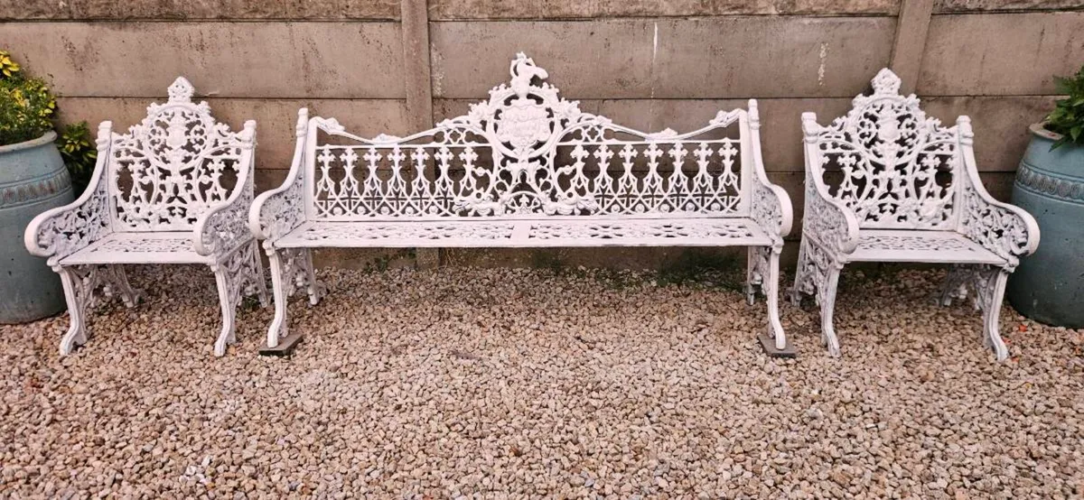 HEAVY CAST IRON BENCH - Image 2