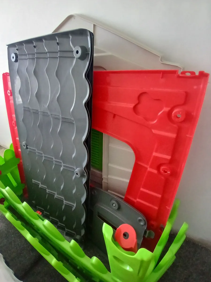 Kids plastic play house - Image 2