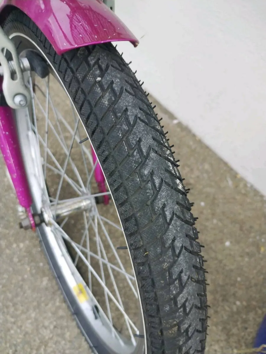 Girls bike age 7-8 - Image 4