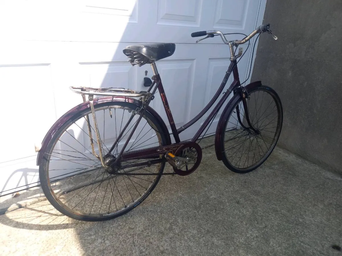 Vintage Raleigh Bicycle - Image 2