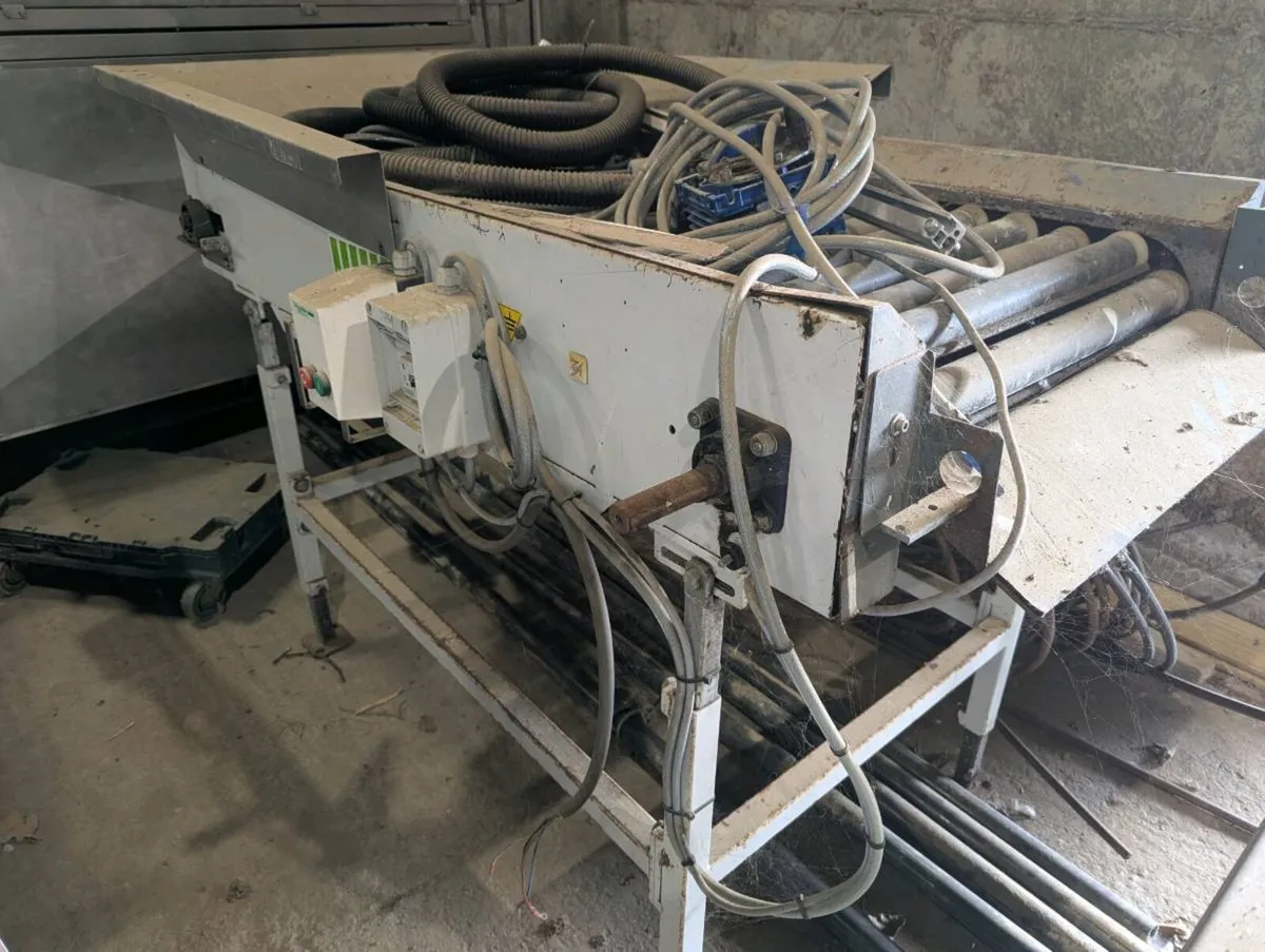 Fruit and apple packing and handling equipment - Image 3