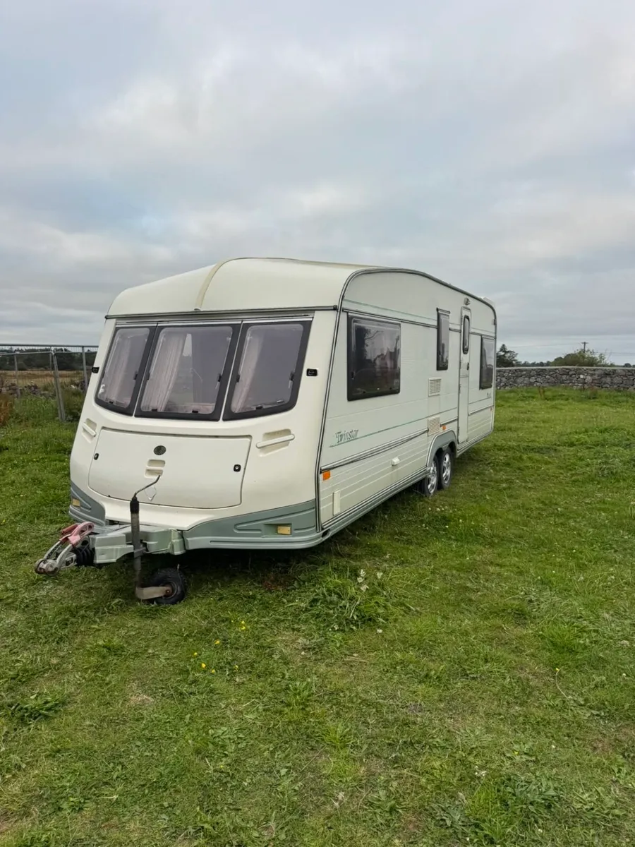 2007 Avondale Twinstar Award Twin Axle - Image 1