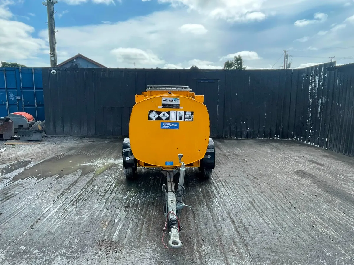 950L Towable Diesel Bowser - Image 2