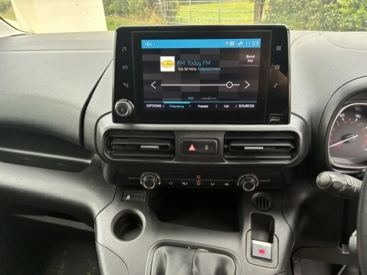 Citroen Berlingo Driver 1.6 HDI ** €215 VRT ** - Image 4