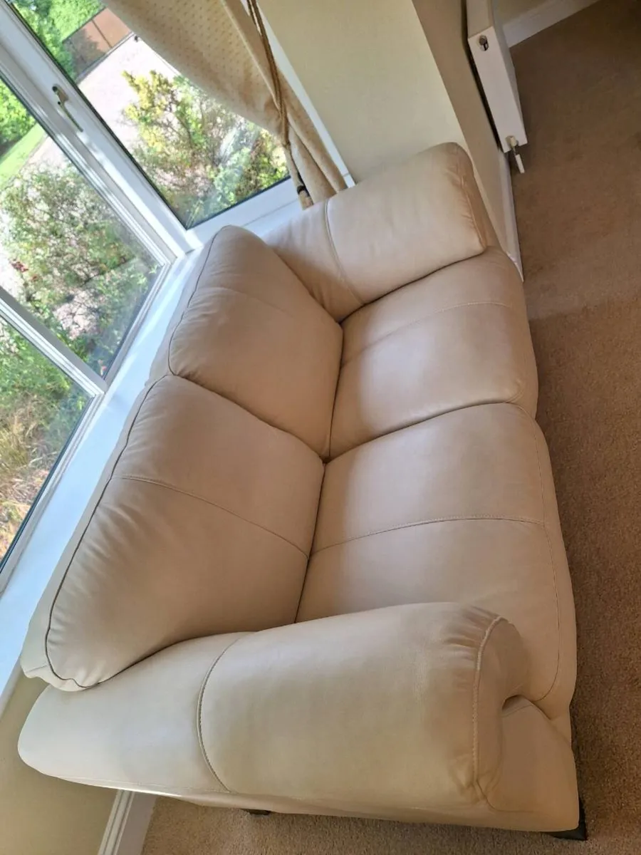 High Quality Leather Sofa - Image 3