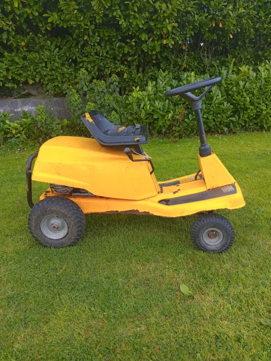 Lawn tractor - Image 2