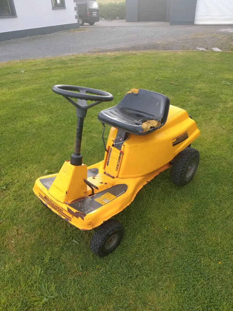 Lawn tractor - Image 3