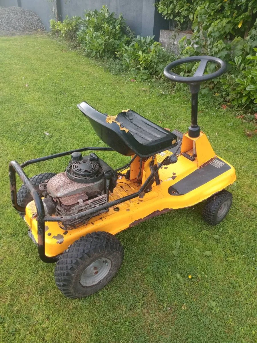 Lawn tractor - Image 4