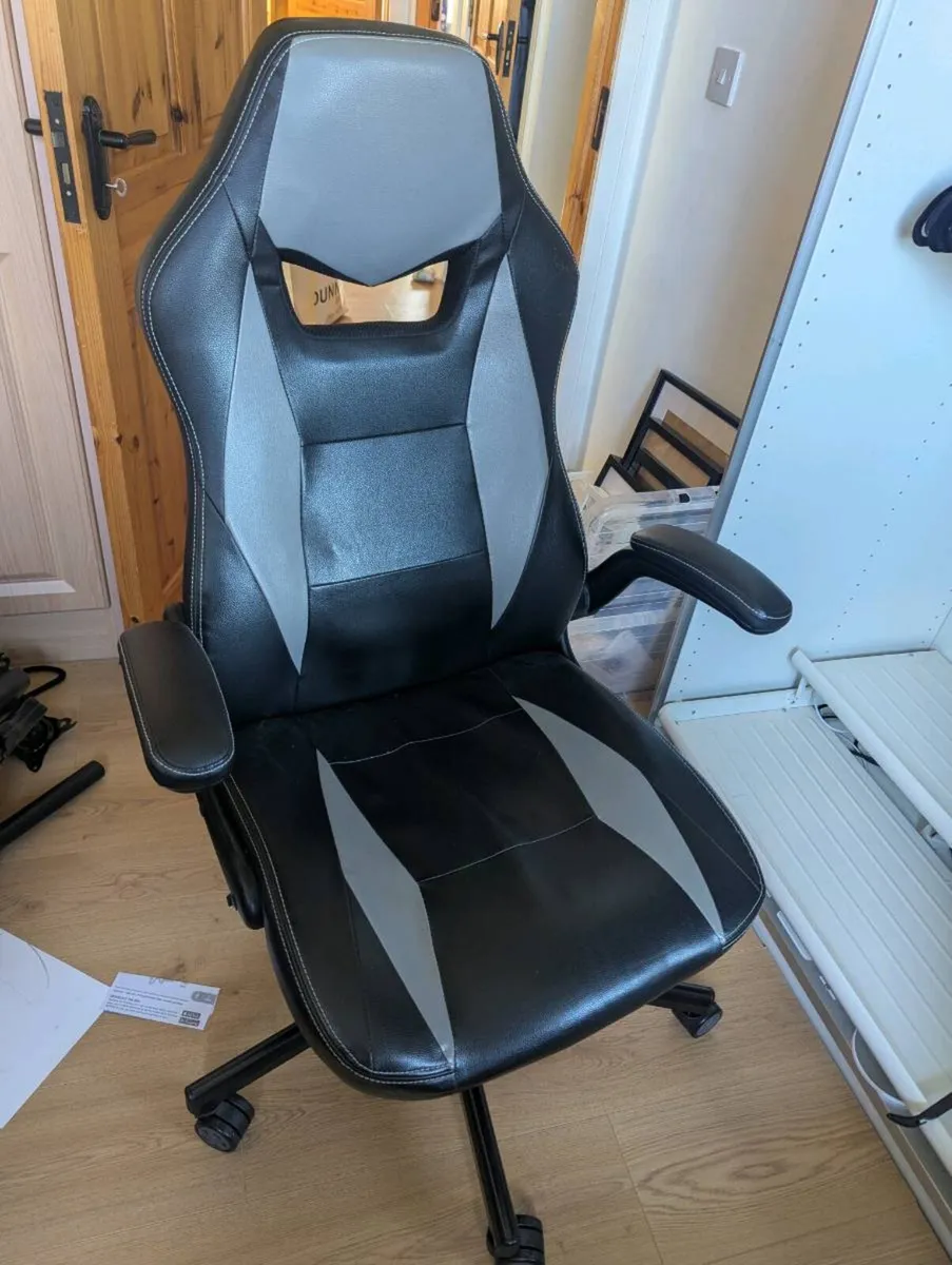 Gaming chair