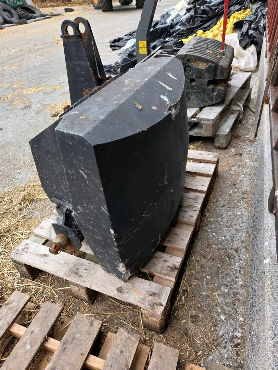 650 kg concrete weight block - Image 3