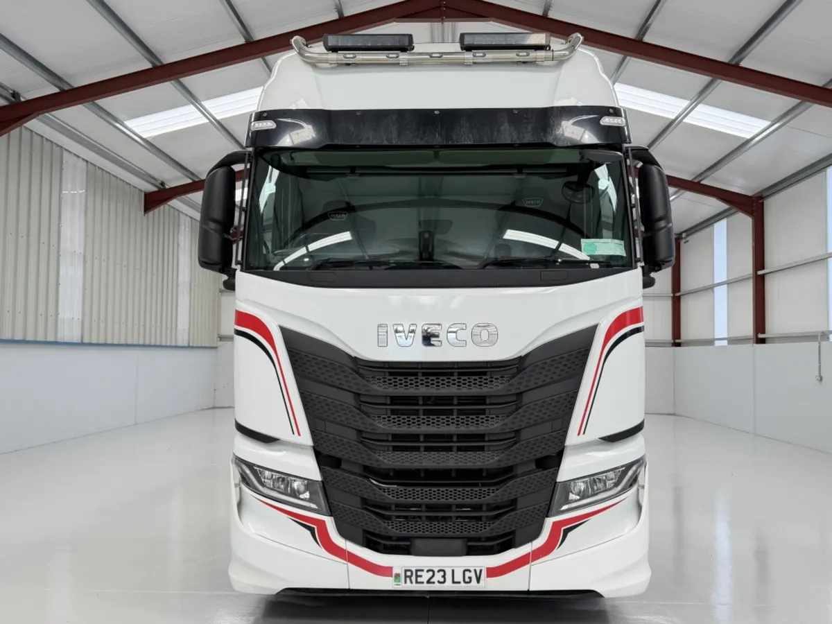 2023 IVECO S-WAY 530 - Image 2