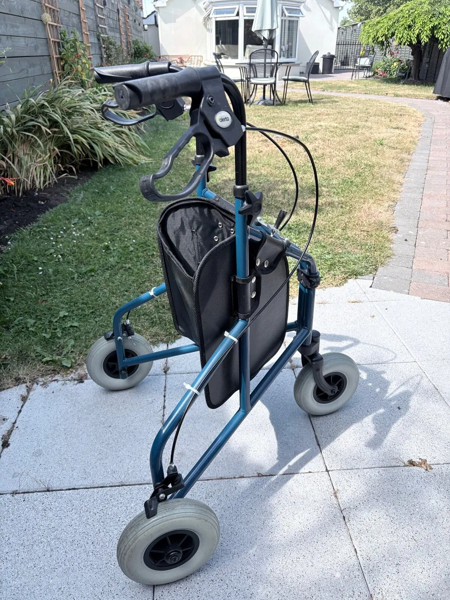 Walking aids - Image 3