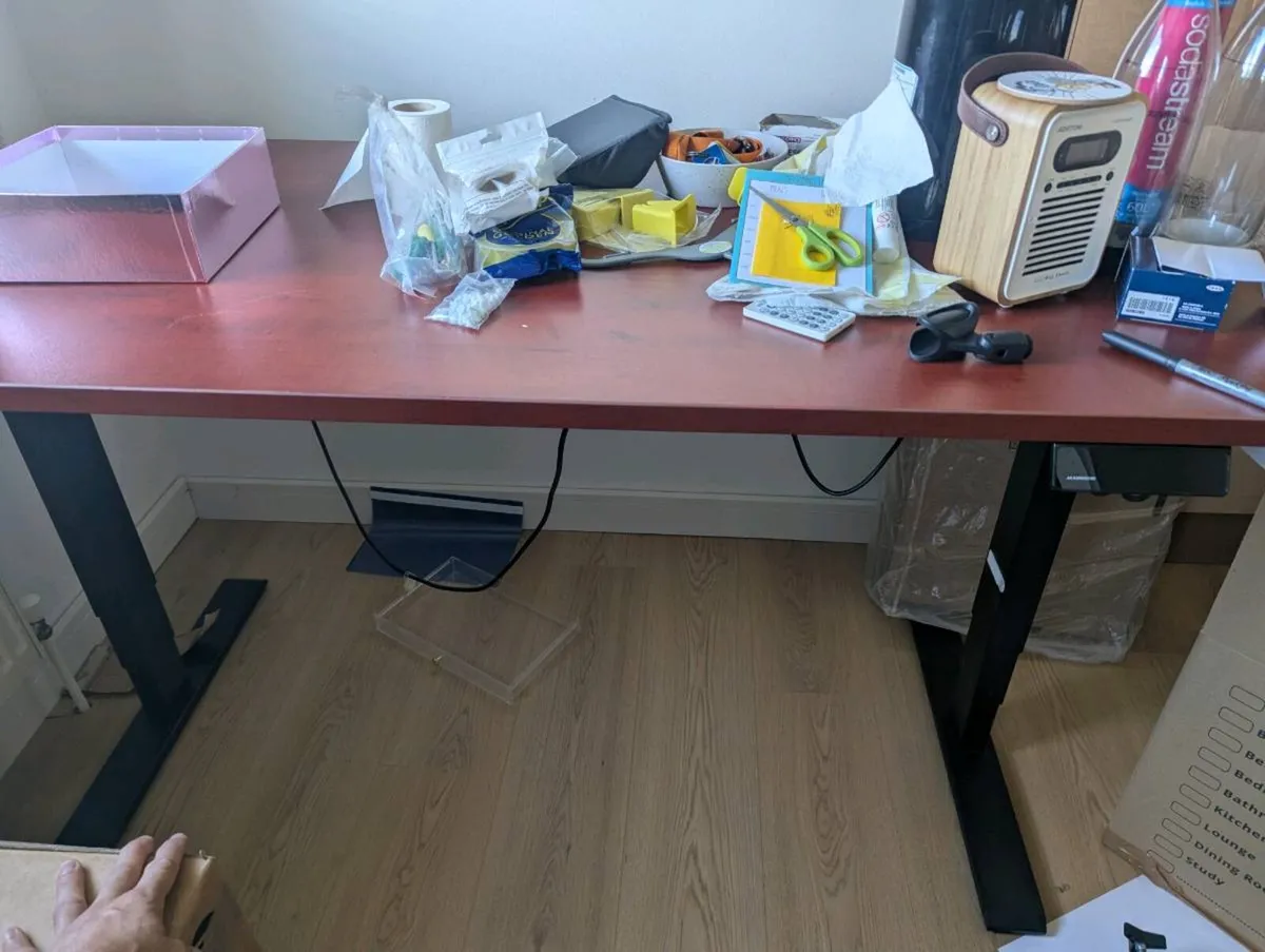 Office desk - Image 1
