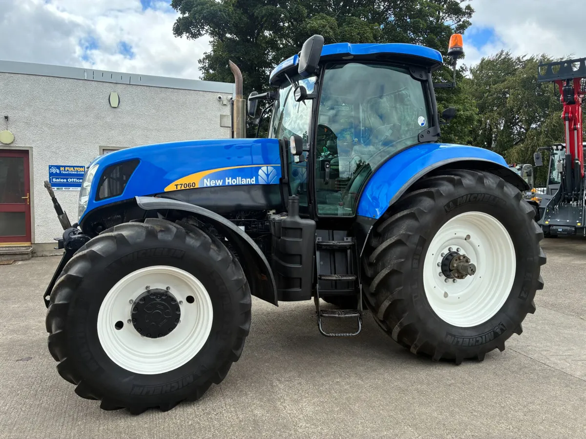New Holland T7060 - Image 1