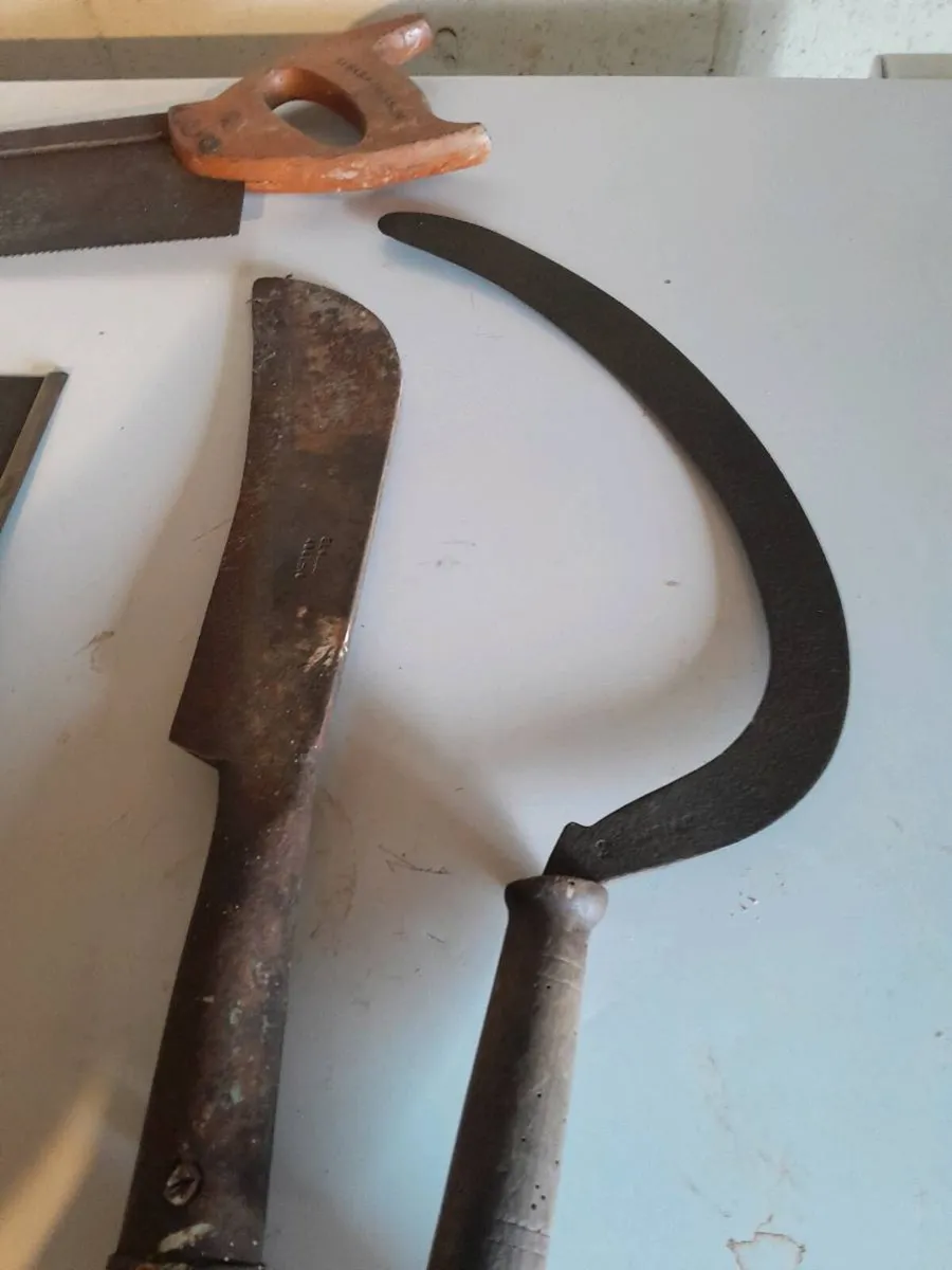 Five vintage hand  tools - Image 2