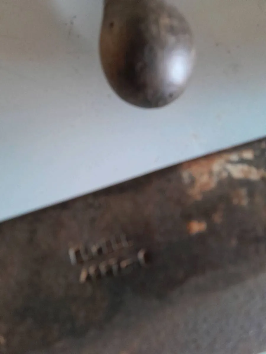 Five vintage hand  tools - Image 4