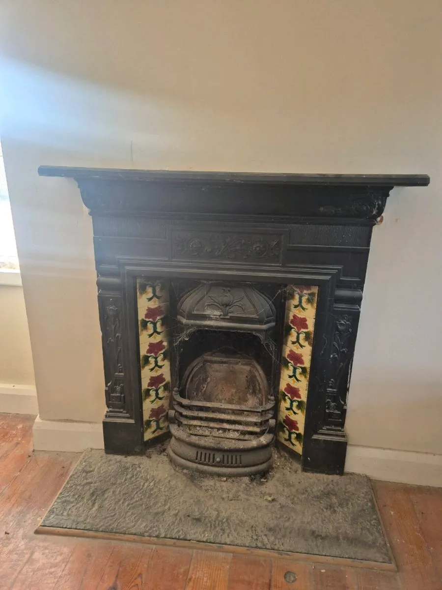 Beautiful Antique fireplace. - Image 1