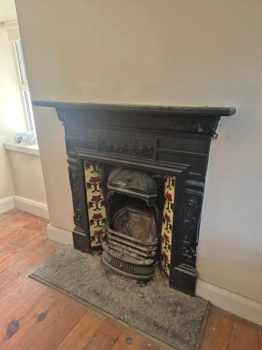 Beautiful Antique fireplace. - Image 2