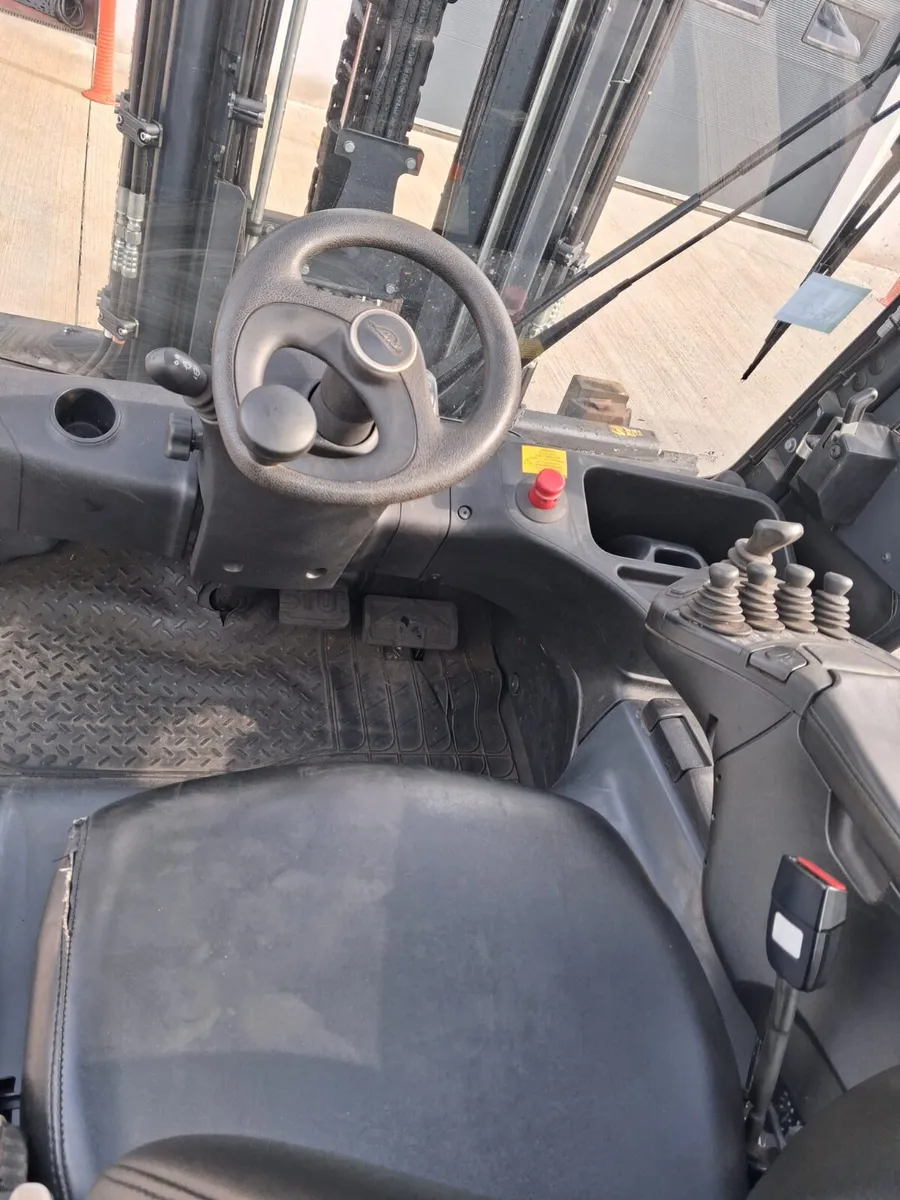 Linde E40 Electric forklift - Image 2