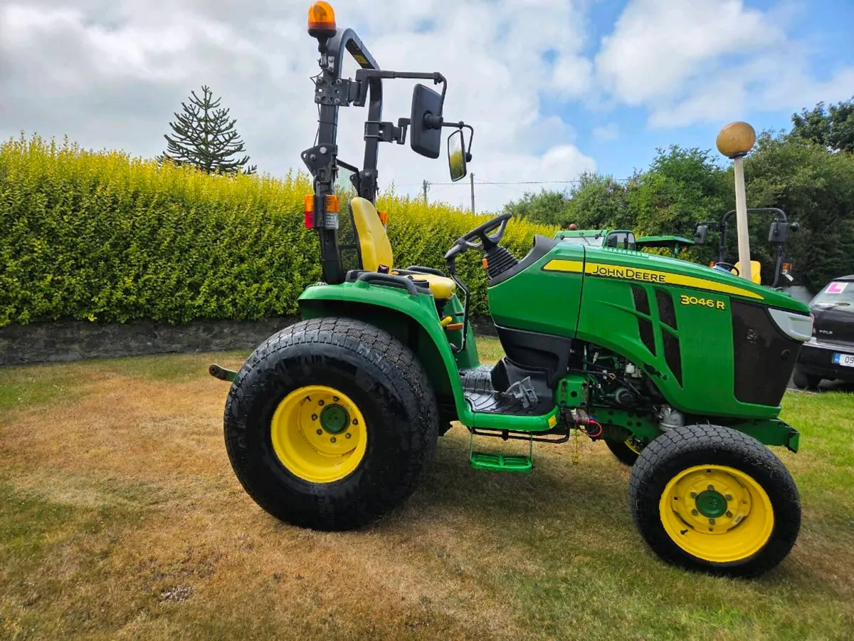 John Deere compact tractor - Image 3