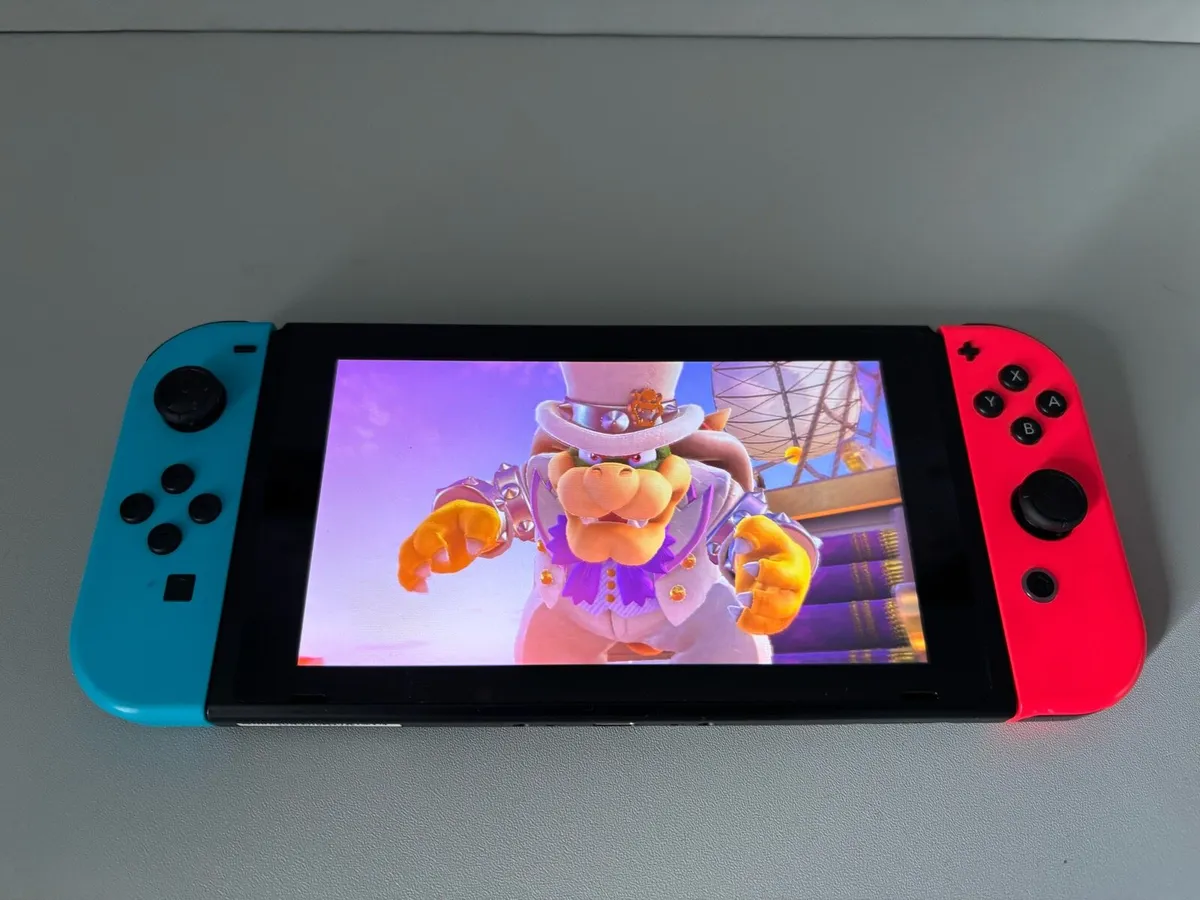 Nintendo Switch - Image 4