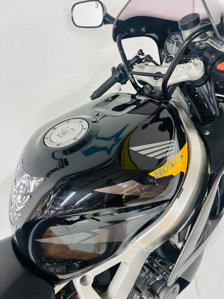 Honda cbr900rr Fireblade - Image 2